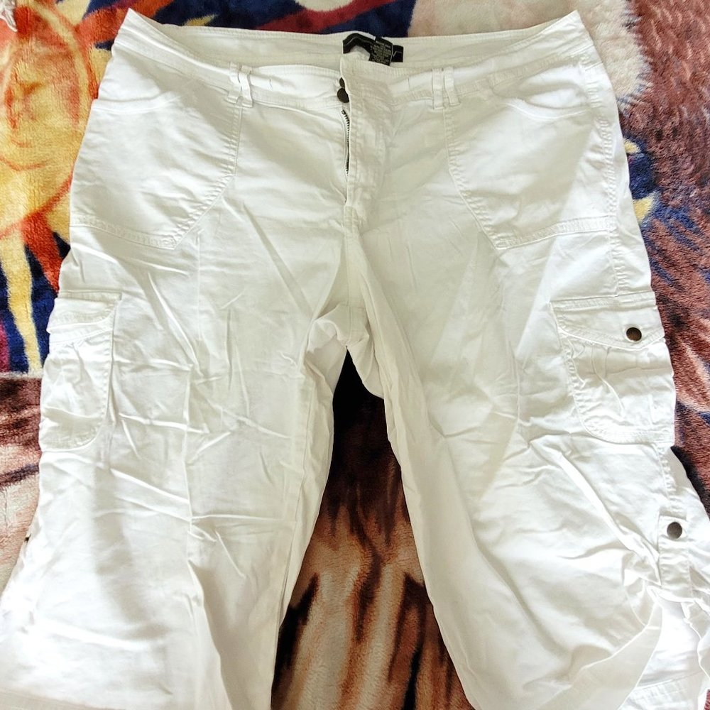 WONDERFUL CARGO SHORTS! LOOK AT THESE BABIES!